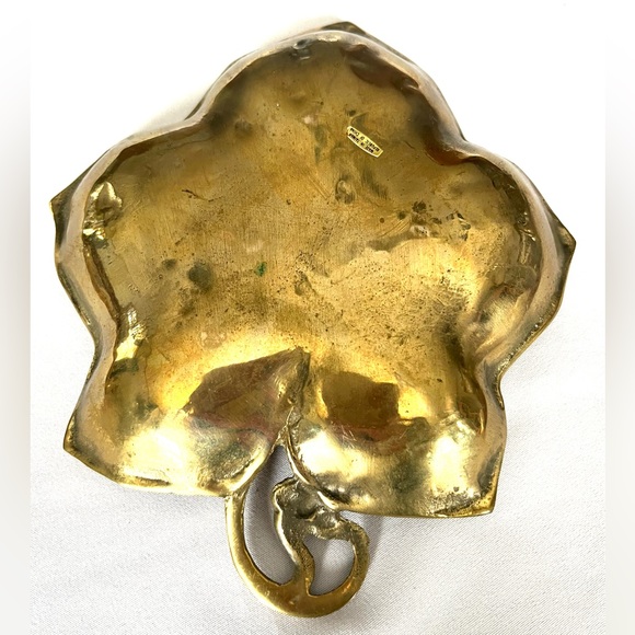 Vintage Bronze Leaf Catchall - Picture 4 of 5